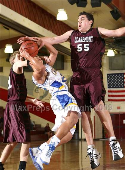 Thumbnail 1 in California vs. Claremont (Covina Christmas Classic) photogallery.