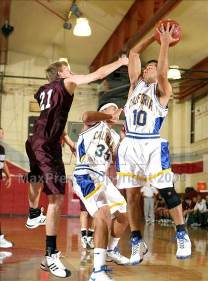 Thumbnail 3 in California vs. Claremont (Covina Christmas Classic) photogallery.