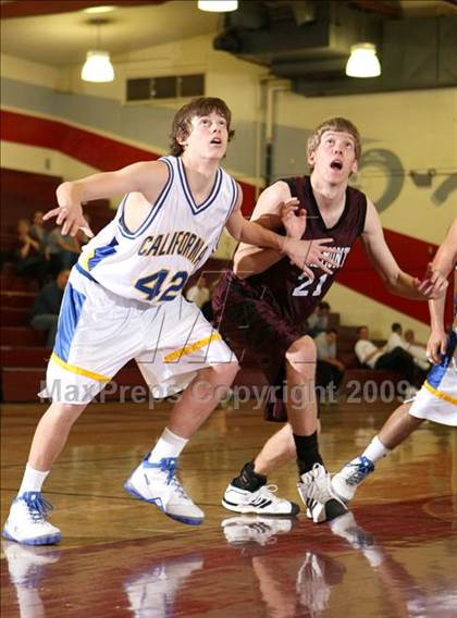 Thumbnail 2 in California vs. Claremont (Covina Christmas Classic) photogallery.