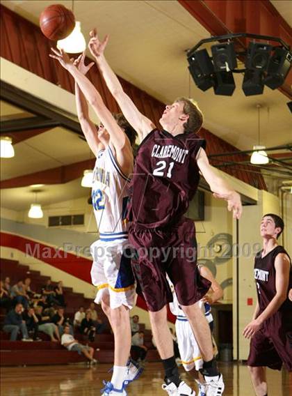 Thumbnail 3 in California vs. Claremont (Covina Christmas Classic) photogallery.