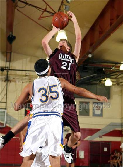 Thumbnail 1 in California vs. Claremont (Covina Christmas Classic) photogallery.