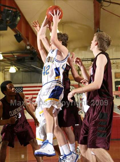 Thumbnail 3 in California vs. Claremont (Covina Christmas Classic) photogallery.