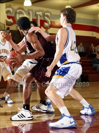 Thumbnail 2 in California vs. Claremont (Covina Christmas Classic) photogallery.