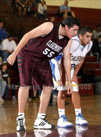 Thumbnail 2 in California vs. Claremont (Covina Christmas Classic) photogallery.