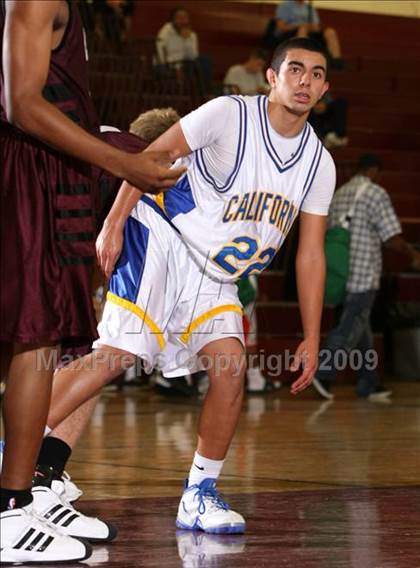 Thumbnail 3 in California vs. Claremont (Covina Christmas Classic) photogallery.