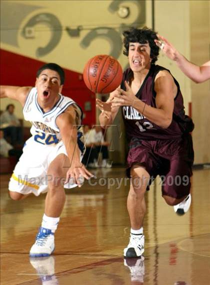 Thumbnail 2 in California vs. Claremont (Covina Christmas Classic) photogallery.