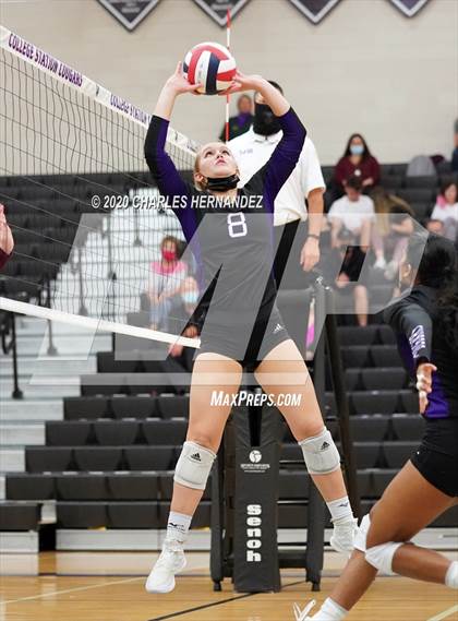 Thumbnail 3 in Magnolia @ College Station photogallery.