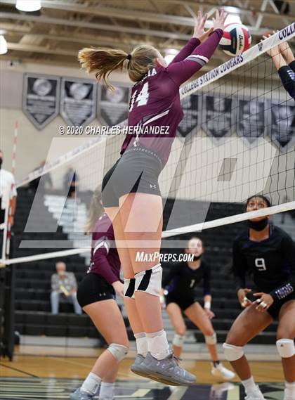 Thumbnail 3 in Magnolia @ College Station photogallery.