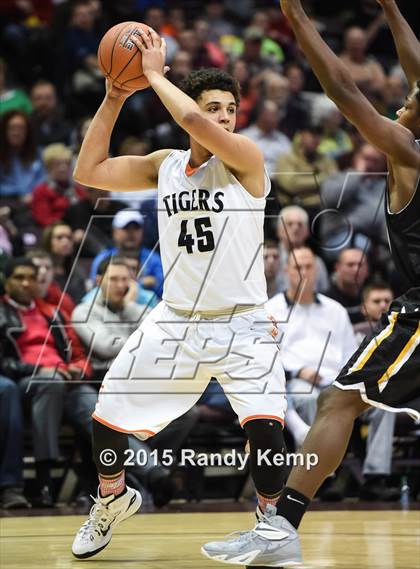 Thumbnail 2 in Waynesville vs Bishop O'Dowd (Bass Pro Tournament of Champions) photogallery.