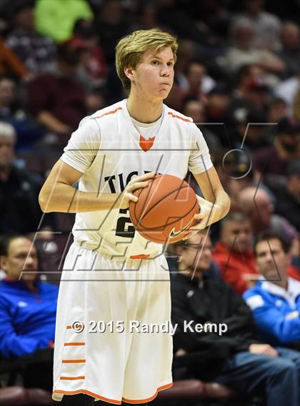 Thumbnail 3 in Waynesville vs Bishop O'Dowd (Bass Pro Tournament of Champions) photogallery.