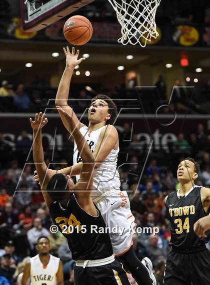 Thumbnail 2 in Waynesville vs Bishop O'Dowd (Bass Pro Tournament of Champions) photogallery.