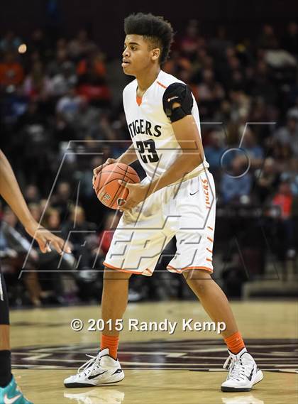 Thumbnail 2 in Waynesville vs Bishop O'Dowd (Bass Pro Tournament of Champions) photogallery.