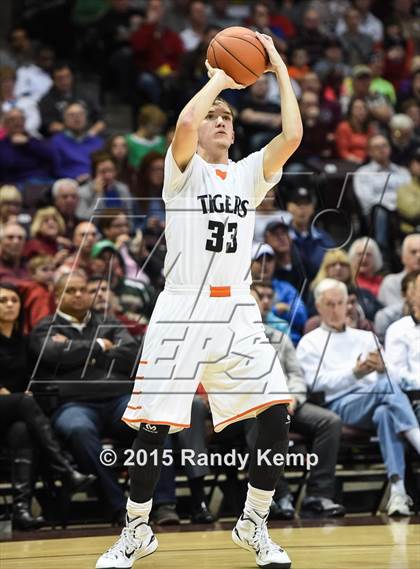 Thumbnail 2 in Waynesville vs Bishop O'Dowd (Bass Pro Tournament of Champions) photogallery.