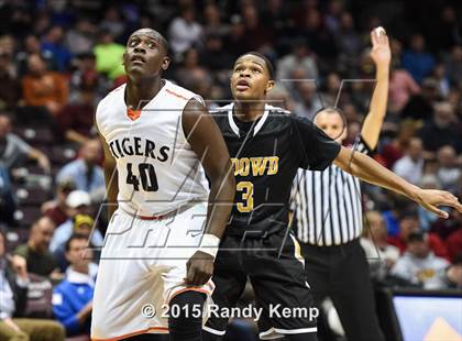 Thumbnail 3 in Waynesville vs Bishop O'Dowd (Bass Pro Tournament of Champions) photogallery.