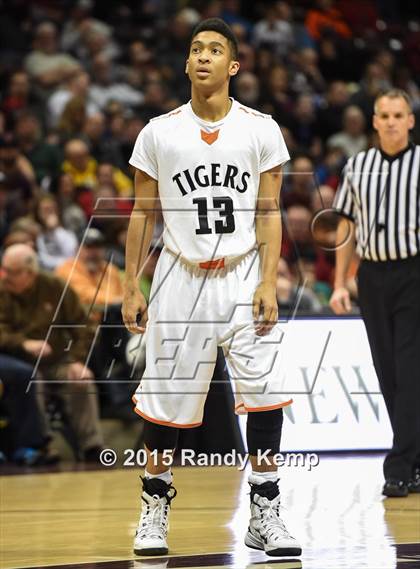 Thumbnail 1 in Waynesville vs Bishop O'Dowd (Bass Pro Tournament of Champions) photogallery.