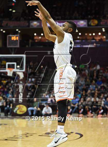 Thumbnail 1 in Waynesville vs Bishop O'Dowd (Bass Pro Tournament of Champions) photogallery.