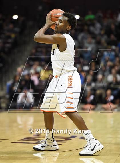 Thumbnail 1 in Waynesville vs Bishop O'Dowd (Bass Pro Tournament of Champions) photogallery.