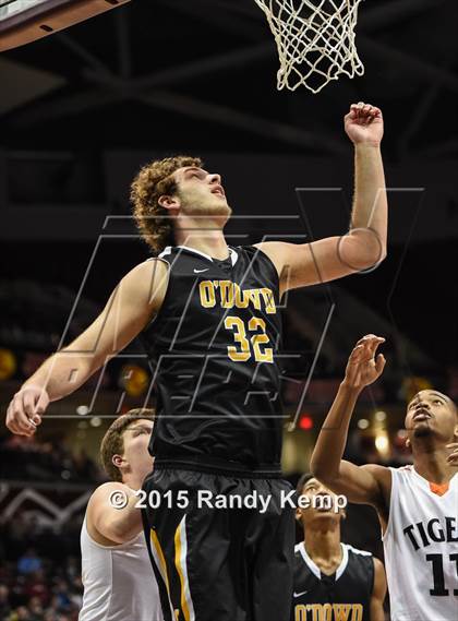 Thumbnail 2 in Waynesville vs Bishop O'Dowd (Bass Pro Tournament of Champions) photogallery.