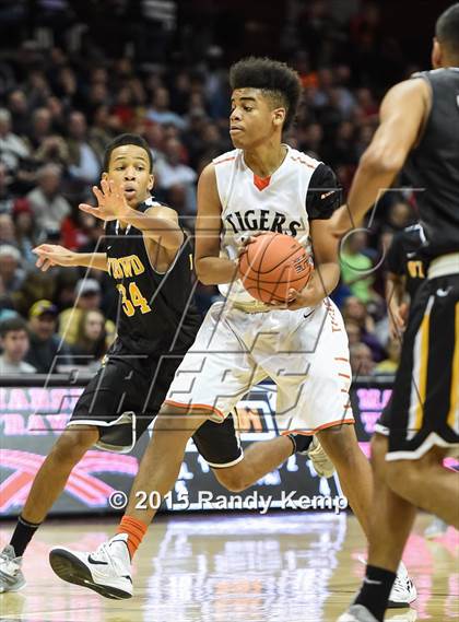 Thumbnail 1 in Waynesville vs Bishop O'Dowd (Bass Pro Tournament of Champions) photogallery.