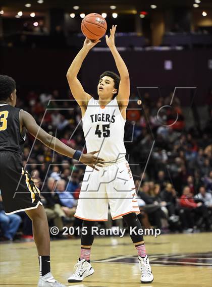 Thumbnail 2 in Waynesville vs Bishop O'Dowd (Bass Pro Tournament of Champions) photogallery.