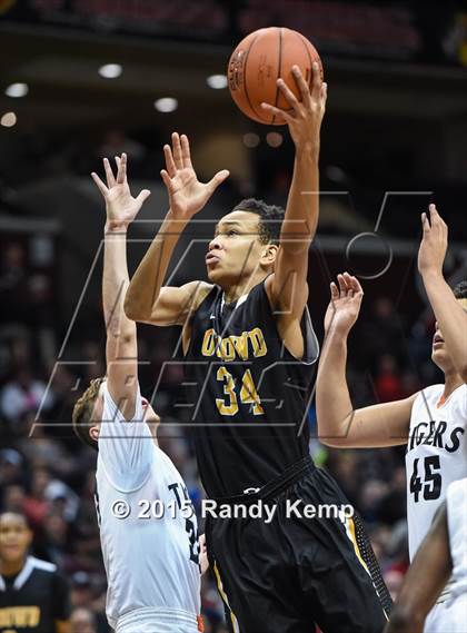Thumbnail 3 in Waynesville vs Bishop O'Dowd (Bass Pro Tournament of Champions) photogallery.