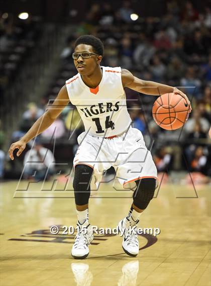 Thumbnail 1 in Waynesville vs Bishop O'Dowd (Bass Pro Tournament of Champions) photogallery.