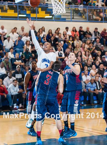 Thumbnail 3 in Modesto Christian @ Newark Memorial (CIF NorCal D1 Regional Playoff) photogallery.