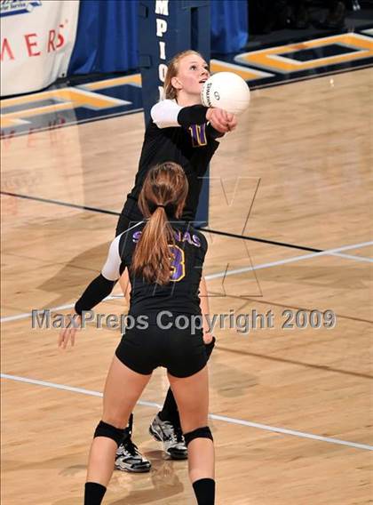 Thumbnail 1 in Salinas vs. Newport Harbor (CIF State D1 Final) photogallery.