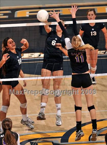 Thumbnail 3 in Salinas vs. Newport Harbor (CIF State D1 Final) photogallery.