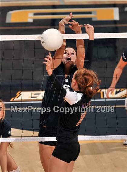 Thumbnail 1 in Salinas vs. Newport Harbor (CIF State D1 Final) photogallery.