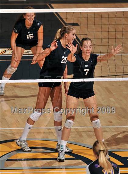 Thumbnail 1 in Salinas vs. Newport Harbor (CIF State D1 Final) photogallery.
