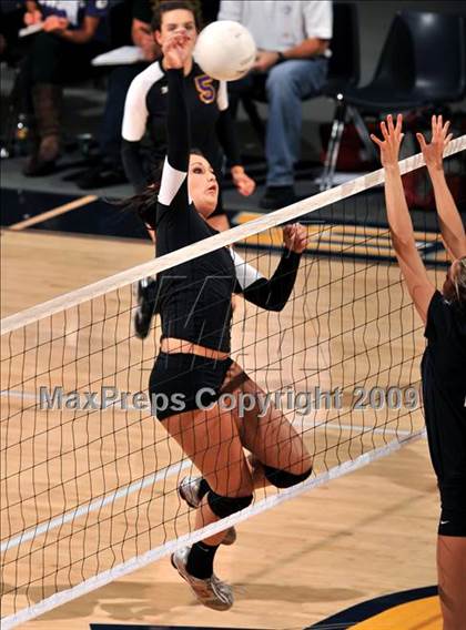 Thumbnail 3 in Salinas vs. Newport Harbor (CIF State D1 Final) photogallery.
