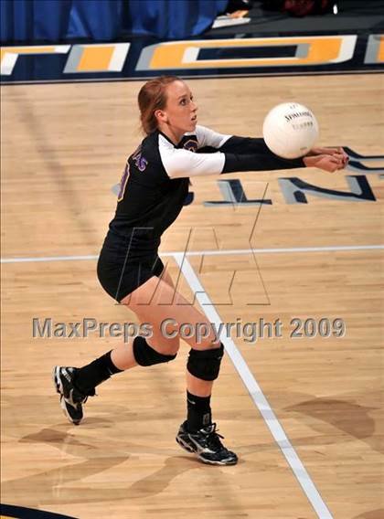 Thumbnail 1 in Salinas vs. Newport Harbor (CIF State D1 Final) photogallery.