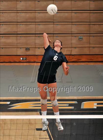 Thumbnail 3 in Salinas vs. Newport Harbor (CIF State D1 Final) photogallery.