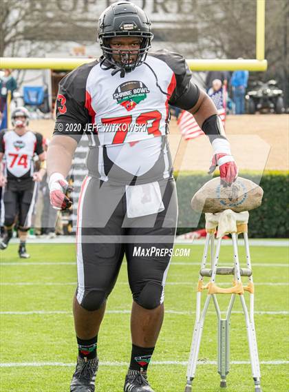 Thumbnail 2 in 2019 Shrine Bowl of the Carolinas photogallery.