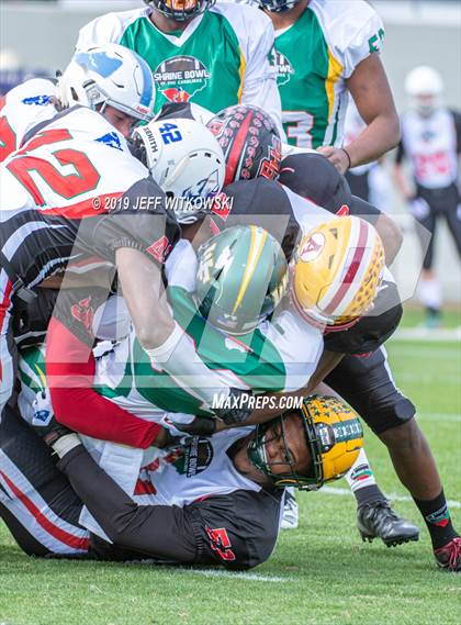 Thumbnail 1 in 2019 Shrine Bowl of the Carolinas photogallery.