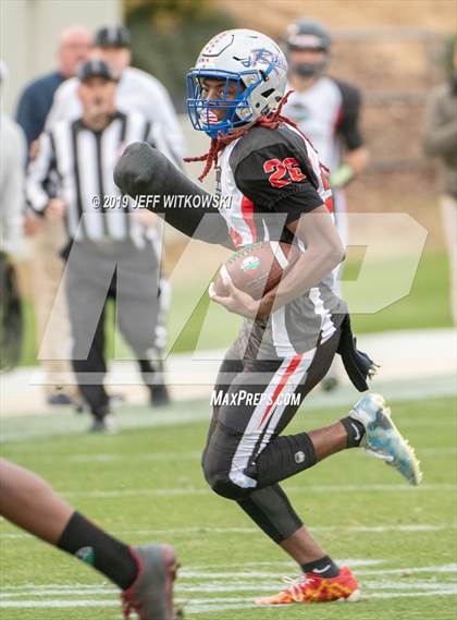 Thumbnail 2 in 2019 Shrine Bowl of the Carolinas photogallery.