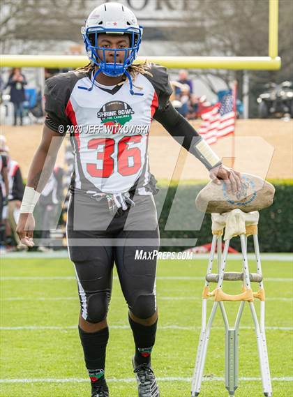 Thumbnail 2 in 2019 Shrine Bowl of the Carolinas photogallery.