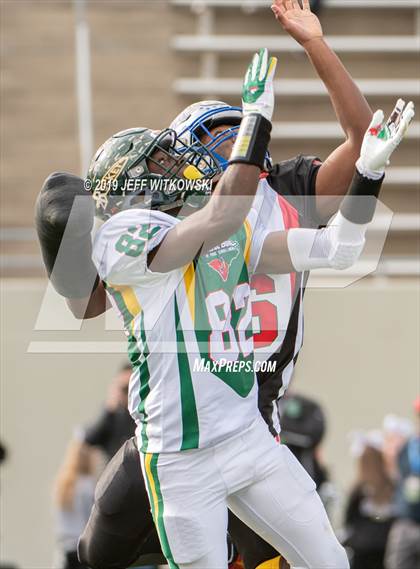 Thumbnail 3 in 2019 Shrine Bowl of the Carolinas photogallery.