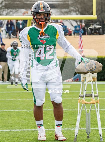 Thumbnail 2 in 2019 Shrine Bowl of the Carolinas photogallery.