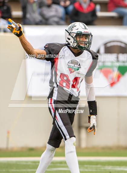 Thumbnail 1 in 2019 Shrine Bowl of the Carolinas photogallery.