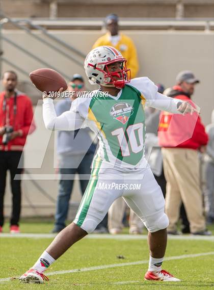 Thumbnail 2 in 2019 Shrine Bowl of the Carolinas photogallery.