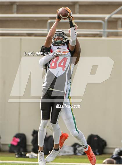 Thumbnail 3 in 2019 Shrine Bowl of the Carolinas photogallery.