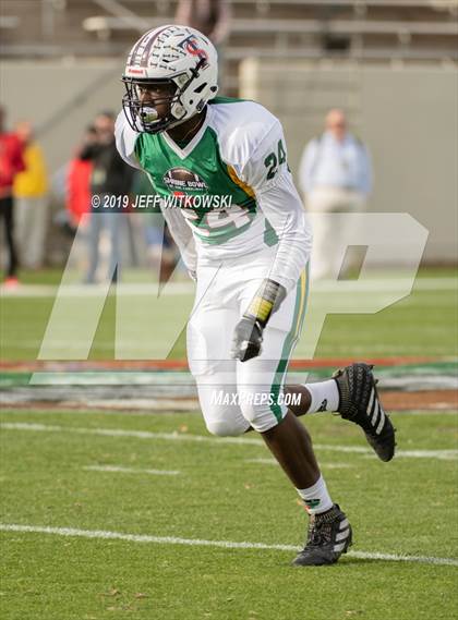 Thumbnail 2 in 2019 Shrine Bowl of the Carolinas photogallery.