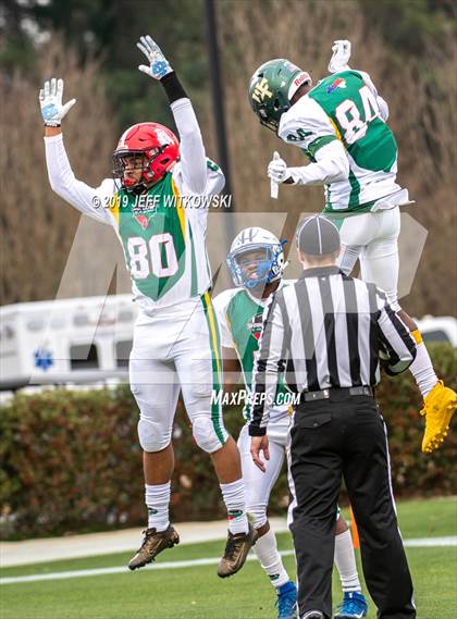 Thumbnail 1 in 2019 Shrine Bowl of the Carolinas photogallery.