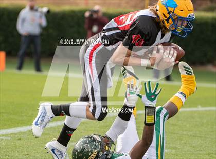 Thumbnail 1 in 2019 Shrine Bowl of the Carolinas photogallery.