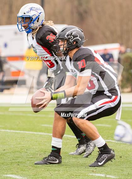 Thumbnail 2 in 2019 Shrine Bowl of the Carolinas photogallery.