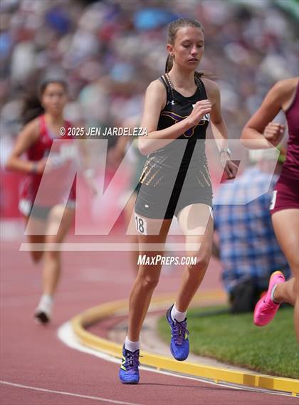 Thumbnail 1 in CHSAA Finals 3A (1600 Meter) photogallery.