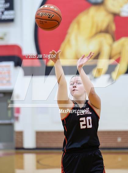 Thumbnail 2 in Llano vs Mineral Wells (AutoWorld Chevrolet GMC Year-End Classic) photogallery.
