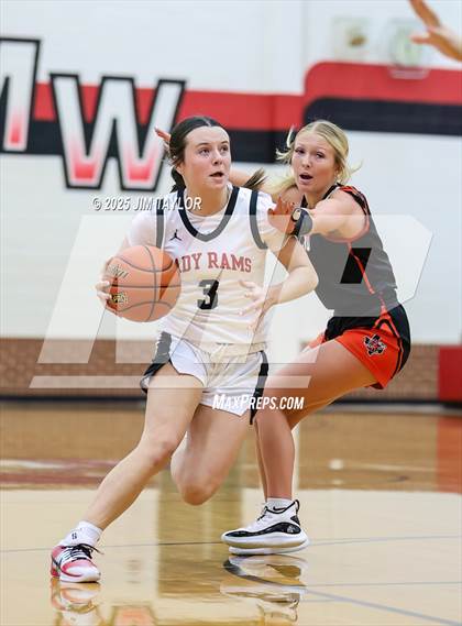 Thumbnail 3 in Llano vs Mineral Wells (AutoWorld Chevrolet GMC Year-End Classic) photogallery.